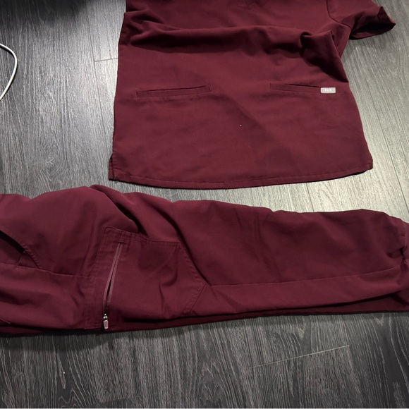 Figs Maroon Scrub Top - Picture 4 of 5